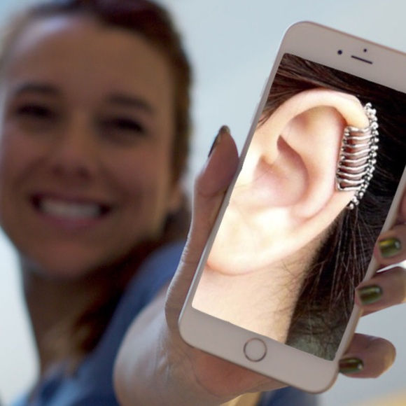 1X HP Rocker Spinal Chord Ear Cuff - Picture 4 of 8